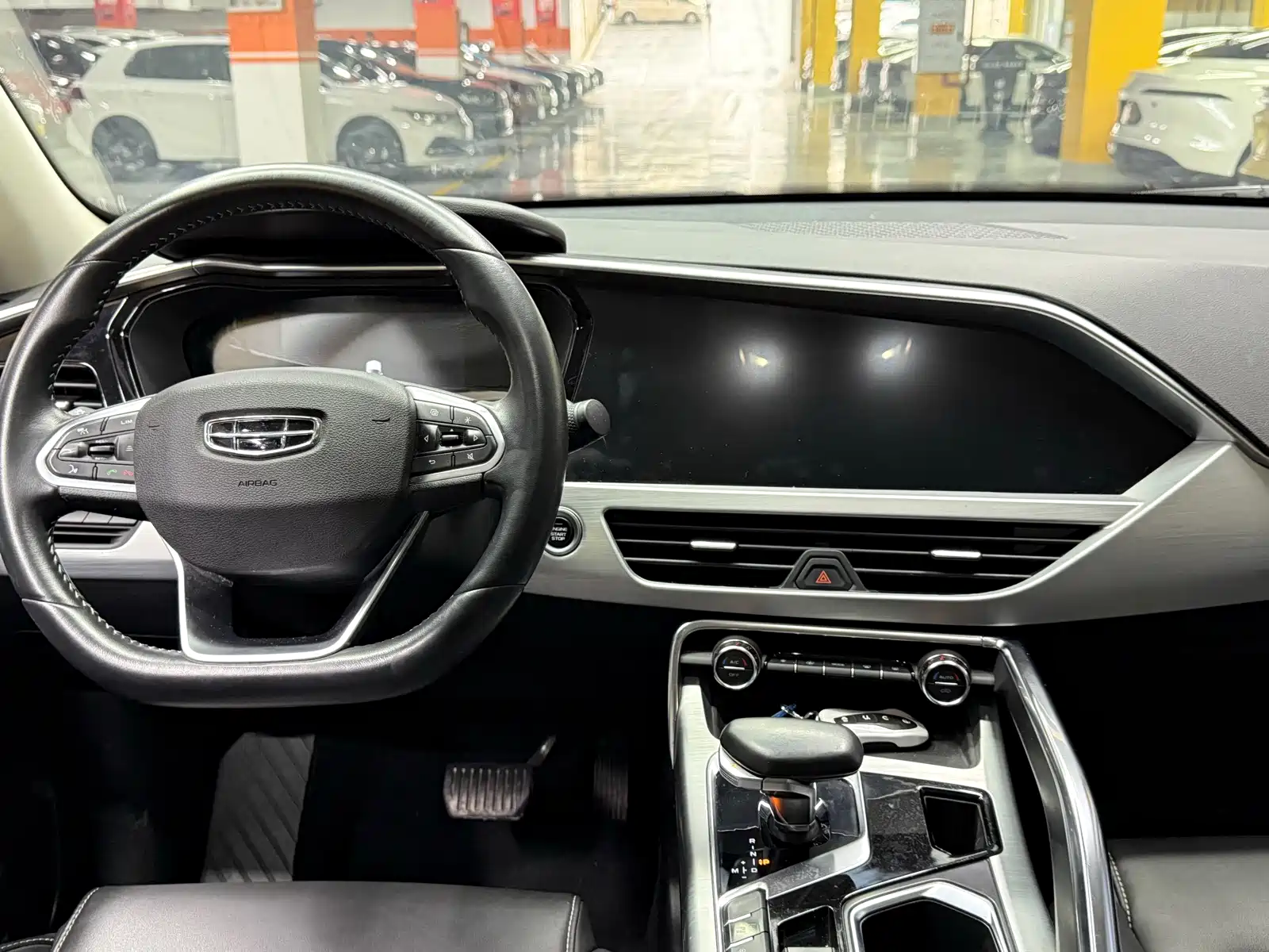 صورة 17 - Geely Tugella