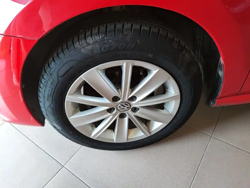 Volkswagen Polo 2014 1.6L Automatic Comfort Edition фото 23