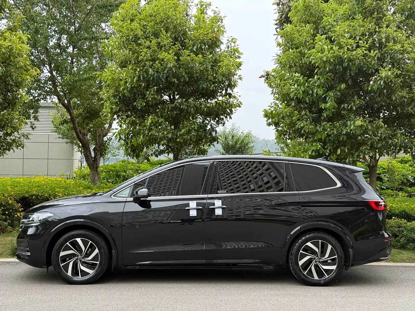 Volkswagen Viloran 2023 330TSI Luxury Edition фото 3