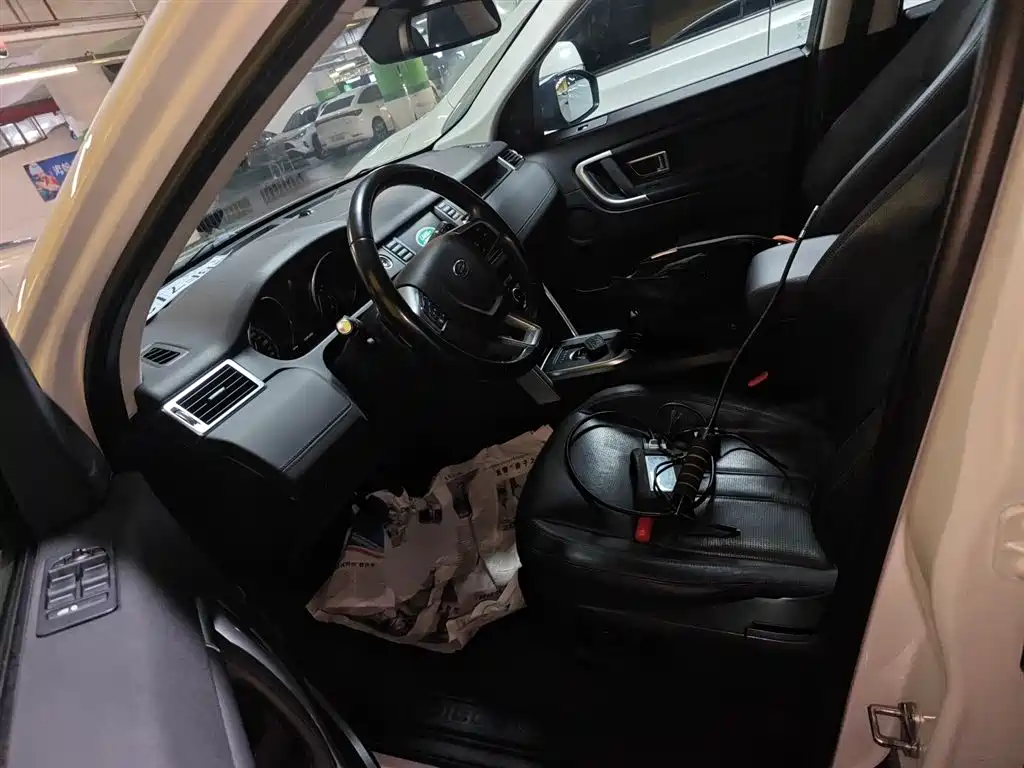 Land Rover Discovery Sport 2017 2.0T SE фото 11