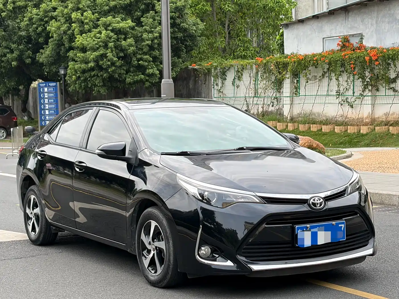 Toyota Levin 2017 Facelift 185T CVT Elite (China V) фото 3