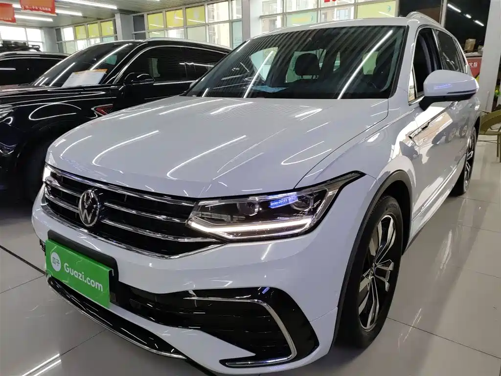Volkswagen Tiguan L 2024 330TSI Automatic 2WD R-Line Premium Enjoyment Edition фото 2