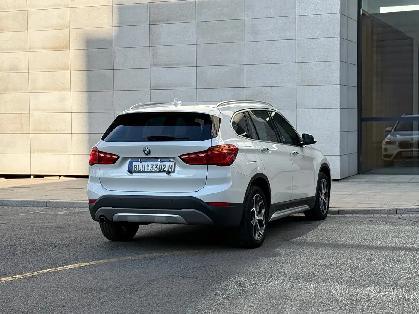 BMW X1 2018 sDrive18Li Premium Model фото 21