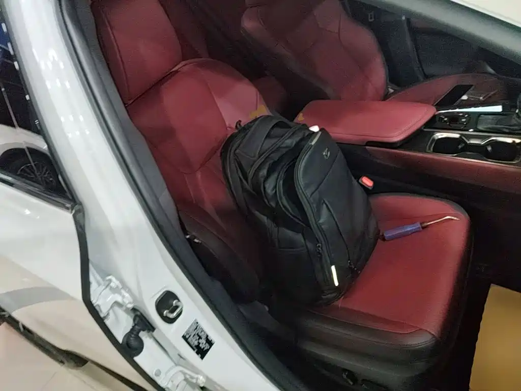 Фото 25 - Lexus NX