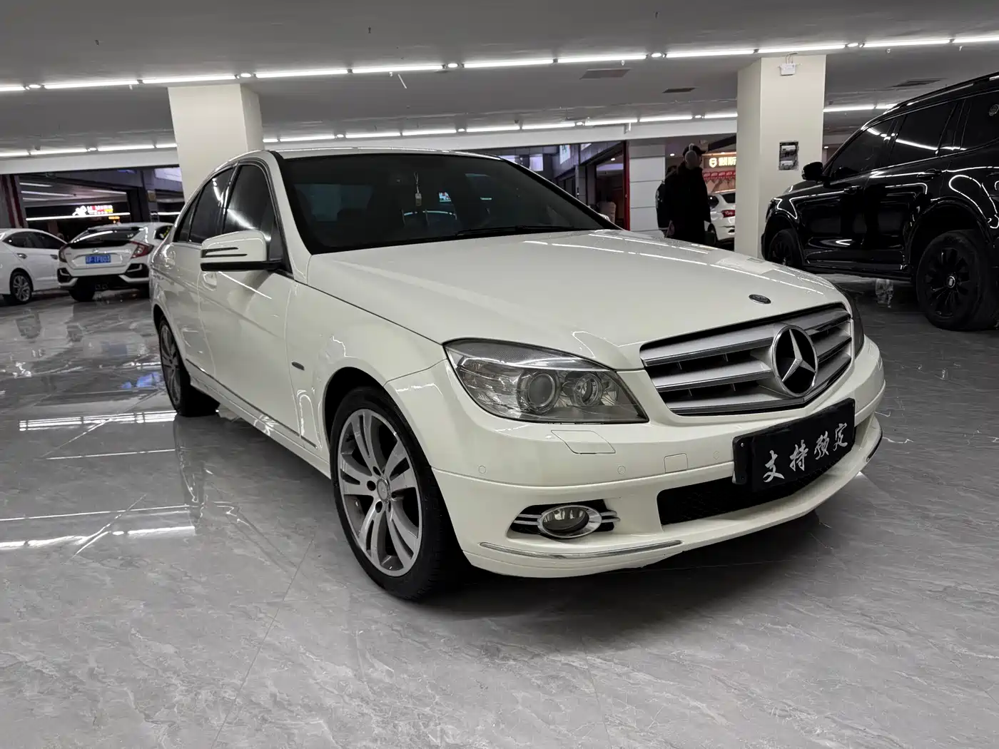 Mercedes-Benz C-Class 2011 C 200 CGI Fashion фото 3