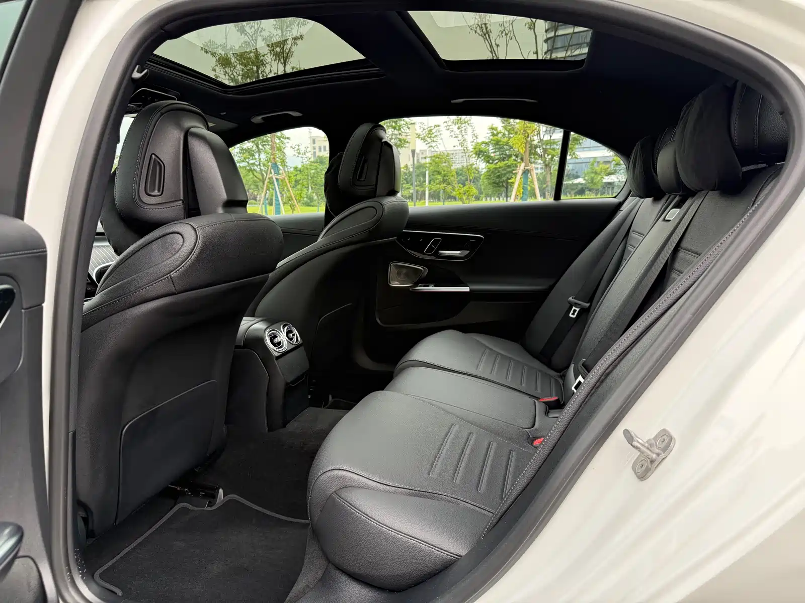 Фото 11 - Mercedes-Benz C-Class