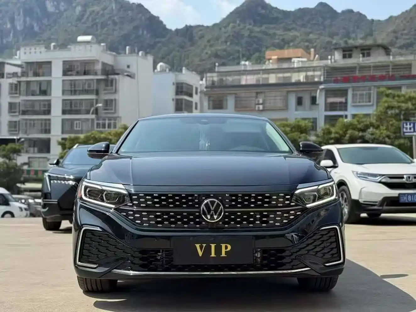 Volkswagen Passat 2024 330TSI Starlight Elite Edition фото 2