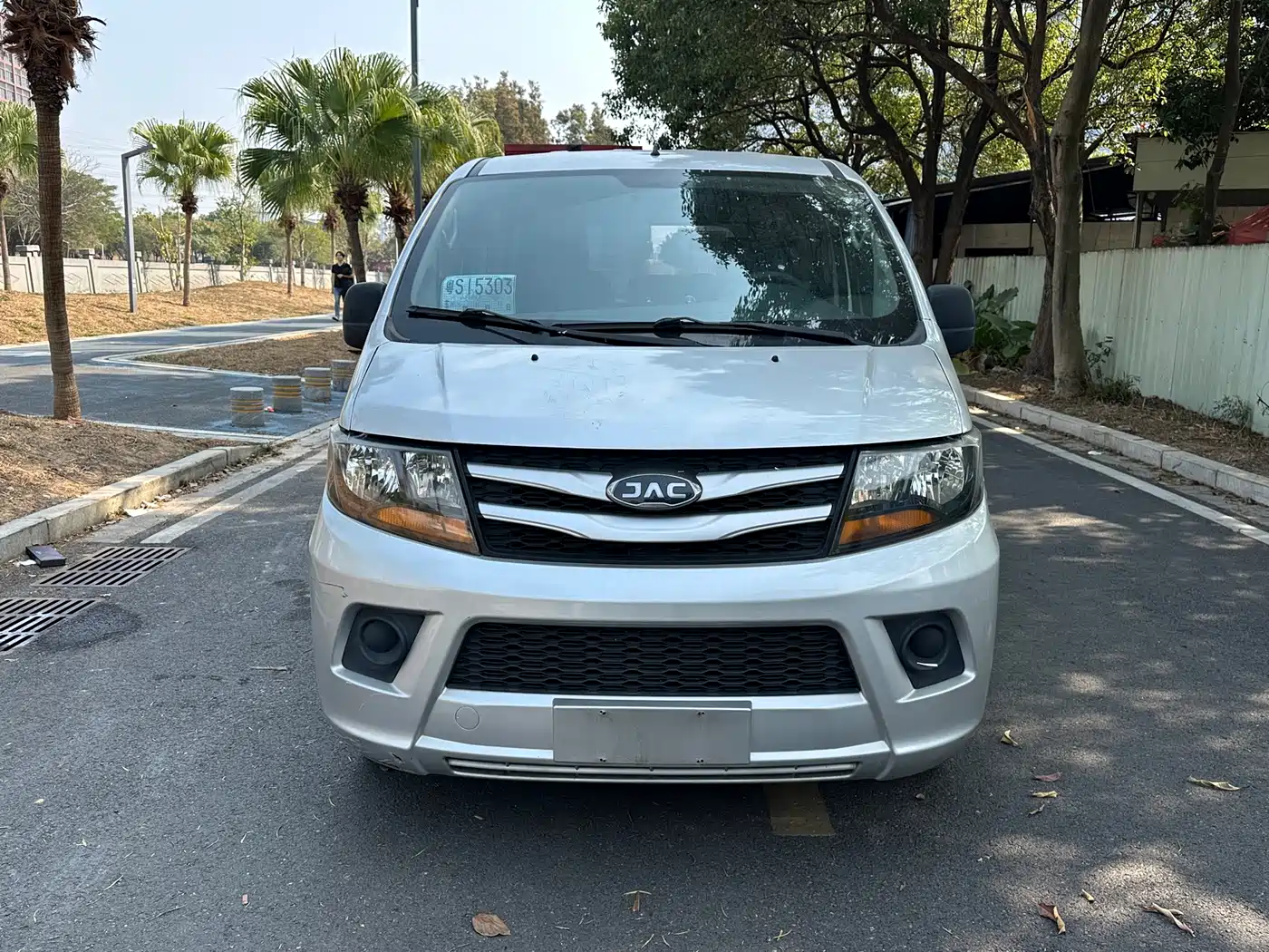 Photo 2 - JAC Refine M3
