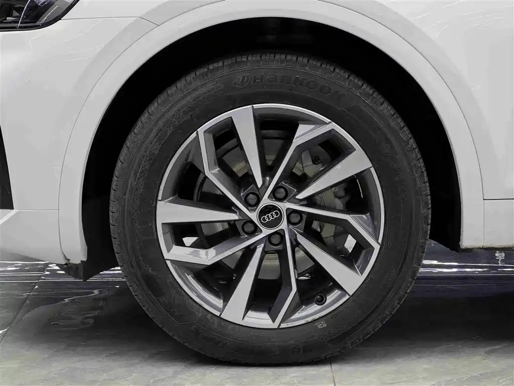 Audi Q5L 2023 40T Luxury Dynamic фото 4