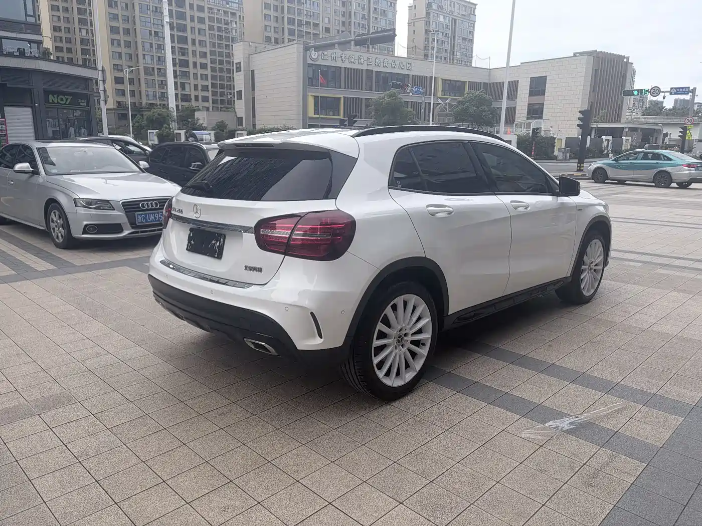 Mercedes-Benz GLA 2018 GLA 200 Polar Limited Edition фото 15