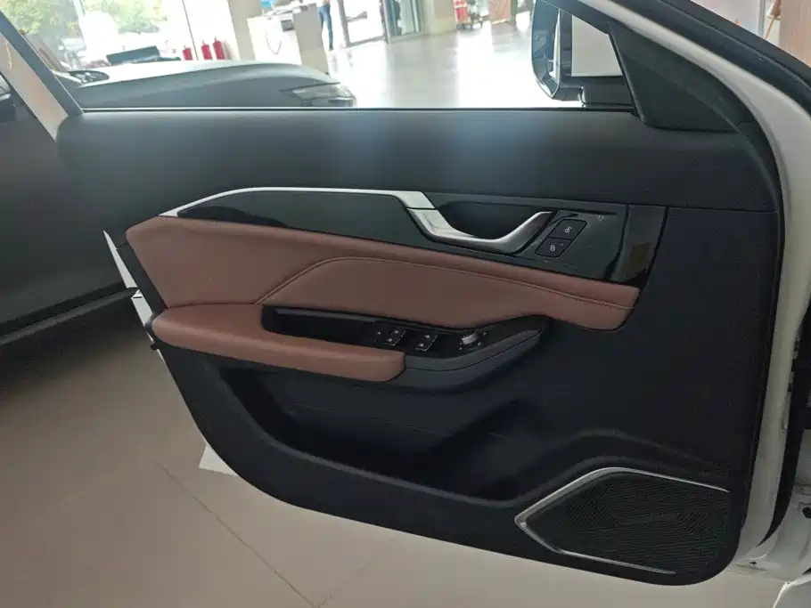 Besturn B70 2025 2024 Model Soaring Dragon Edition 1.5T Pioneer