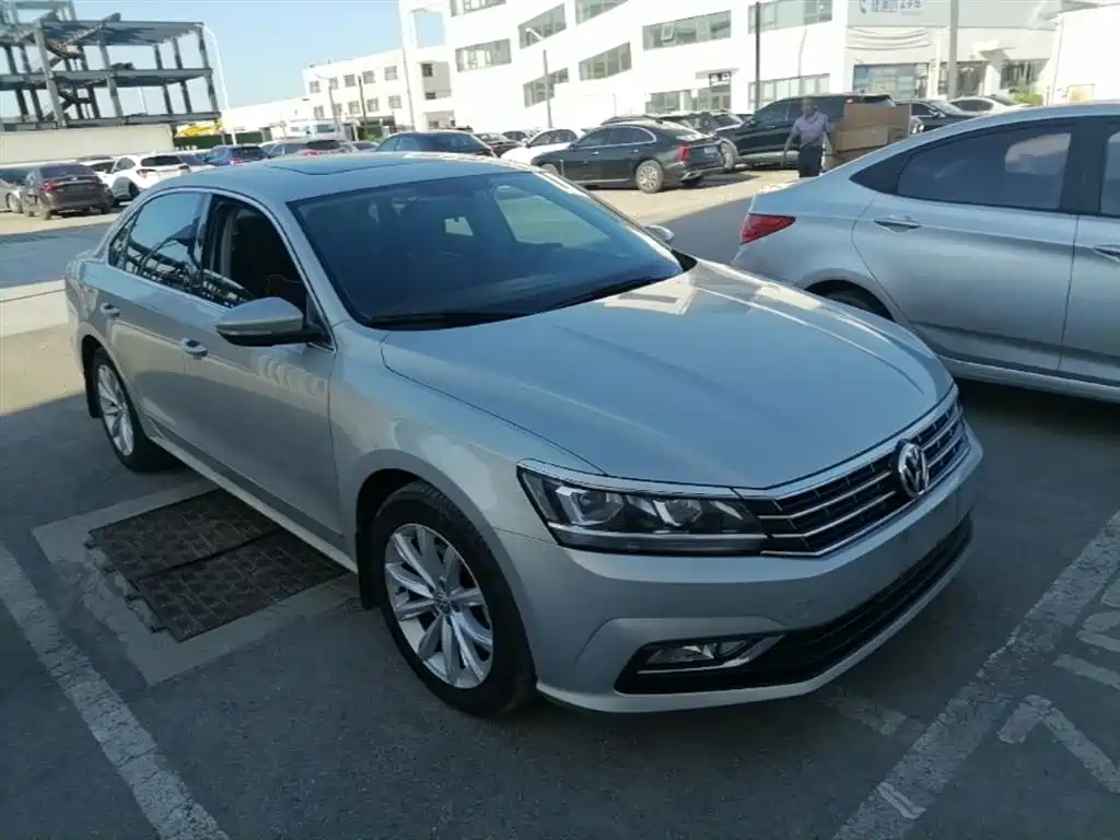 Volkswagen Passat 2017 330TSI DSG Prestige фото 7