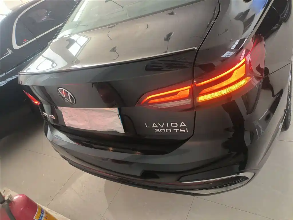Volkswagen Lavida 2023 300TSI DSG Starlight Eternal Comfort Edition фото 6