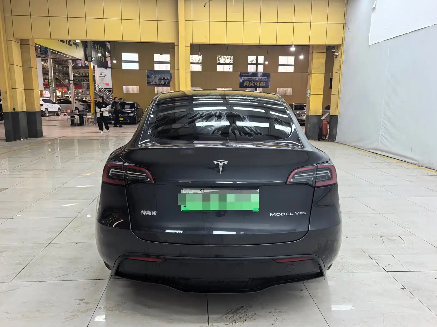 TESLA MODEL Y