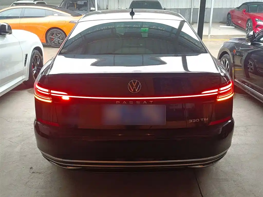 Volkswagen Passat 2024 330TSI Starlight Elite Edition фото 4