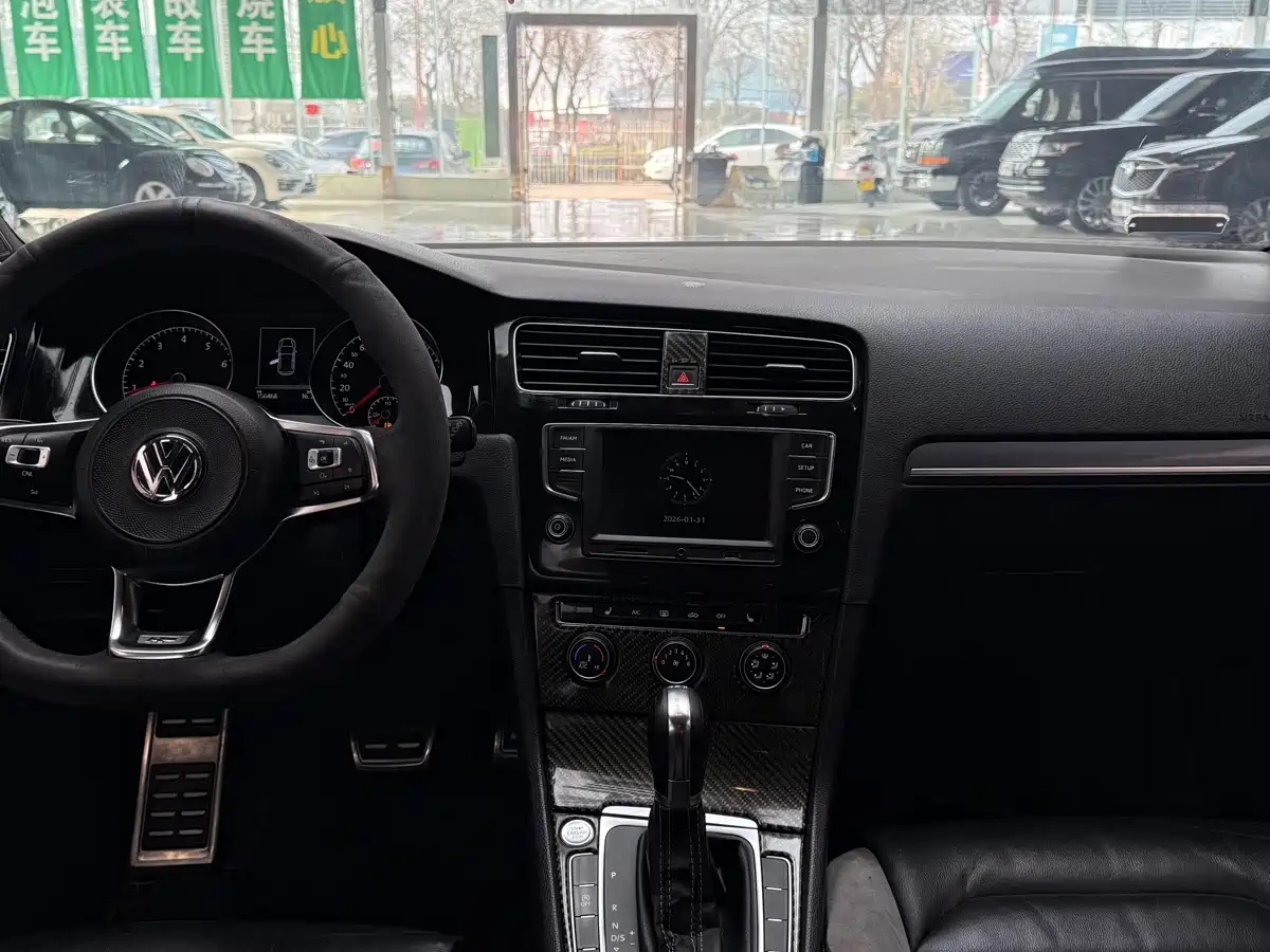 Volkswagen Golf 2017 280TSI Auto R-Line Millionth Anniversary Edition фото 17