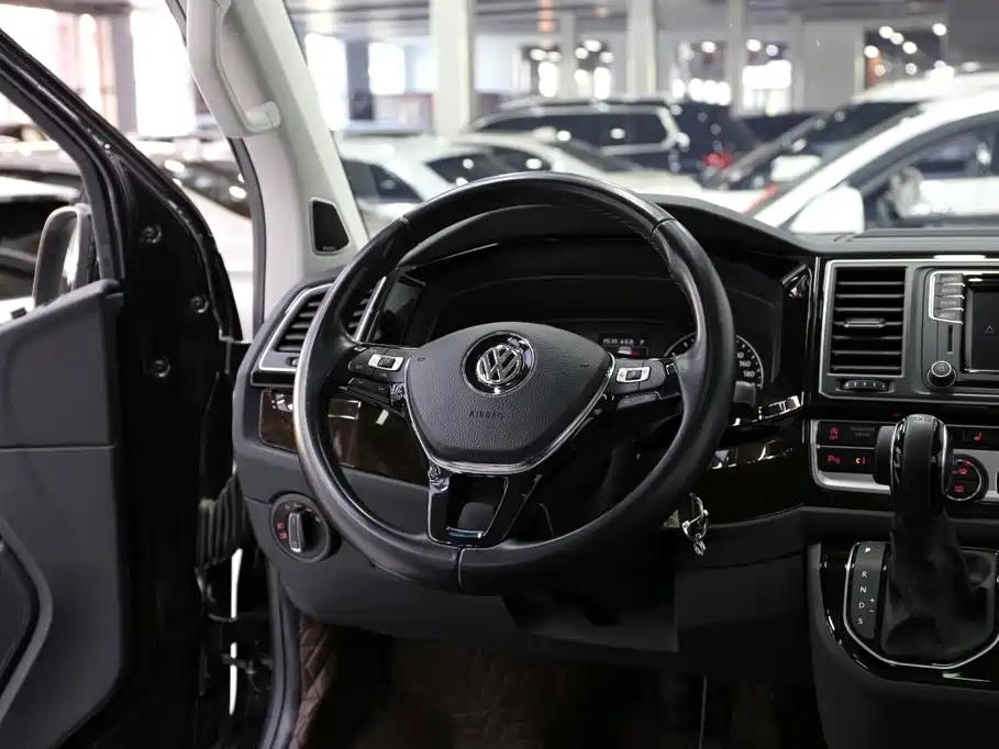 Volkswagen Multivan 2020 2019 2.0TSI 4WD Premium 7-seater