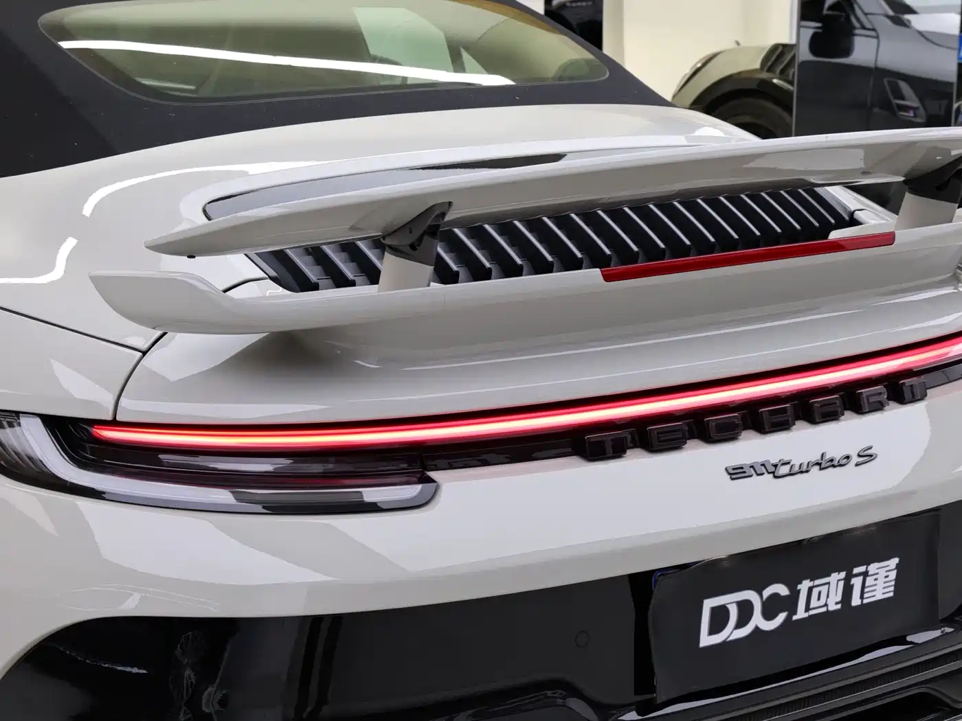 Porsche 911 2023 Turbo S Cabriolet 3.7T фото 13