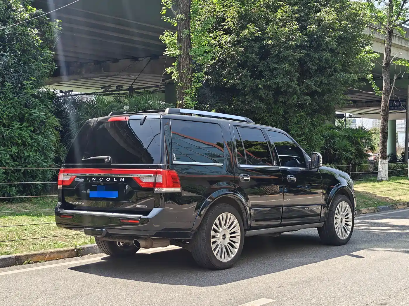 LINCOLN NAVIGATOR