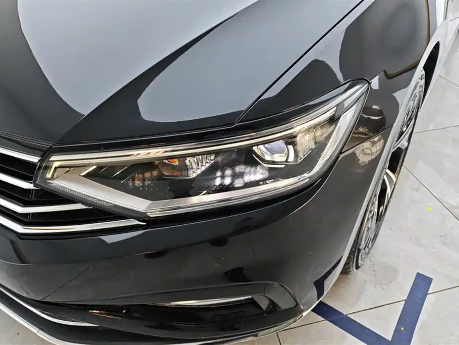 Volkswagen Magotan 2020 330TSI DSG Luxury фото 5