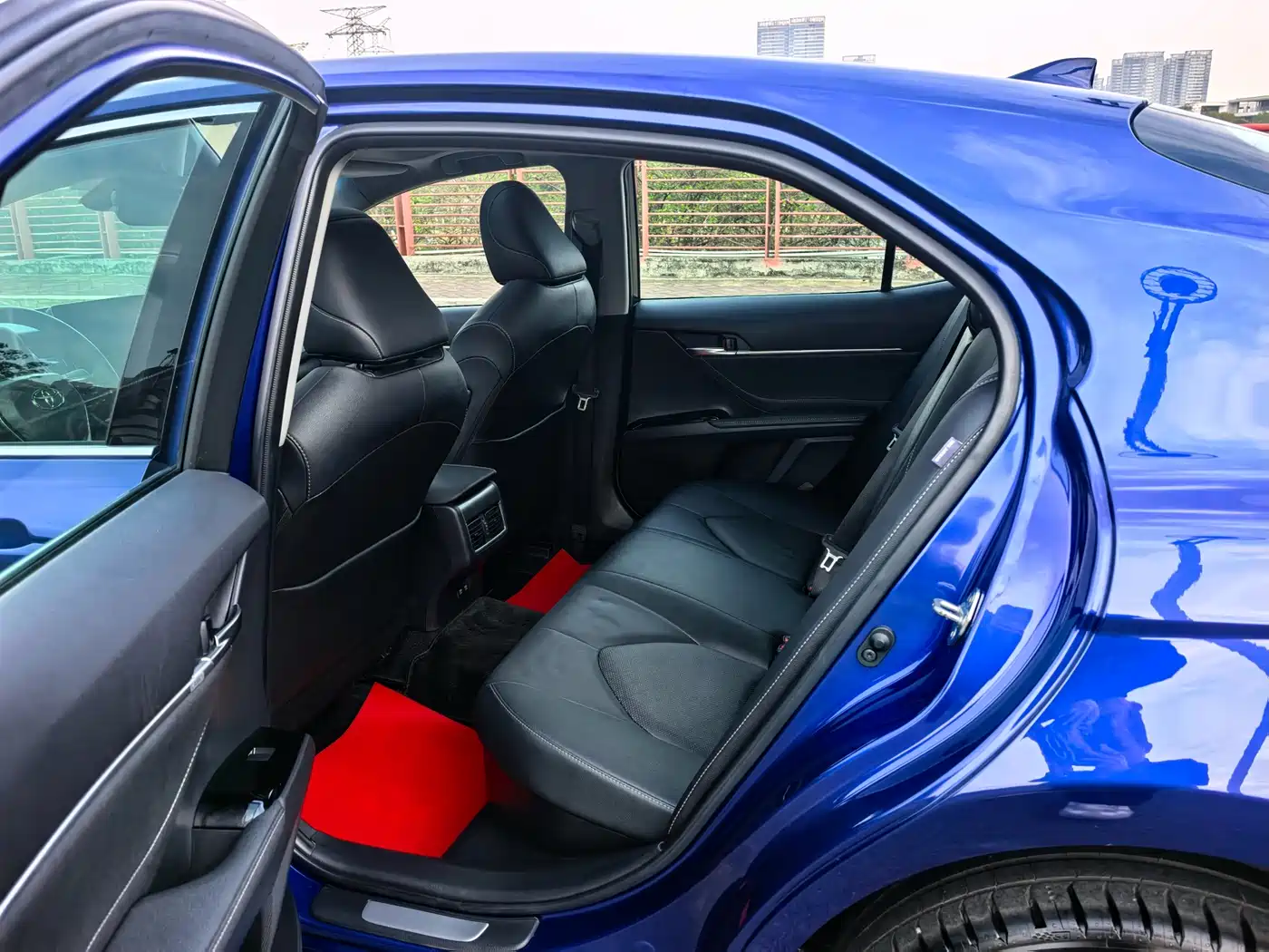 Toyota Camry 2021 Hybrid 2.5HS Fashion Edition фото 5
