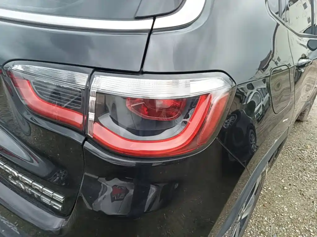 Фото 8 - Jeep Compass