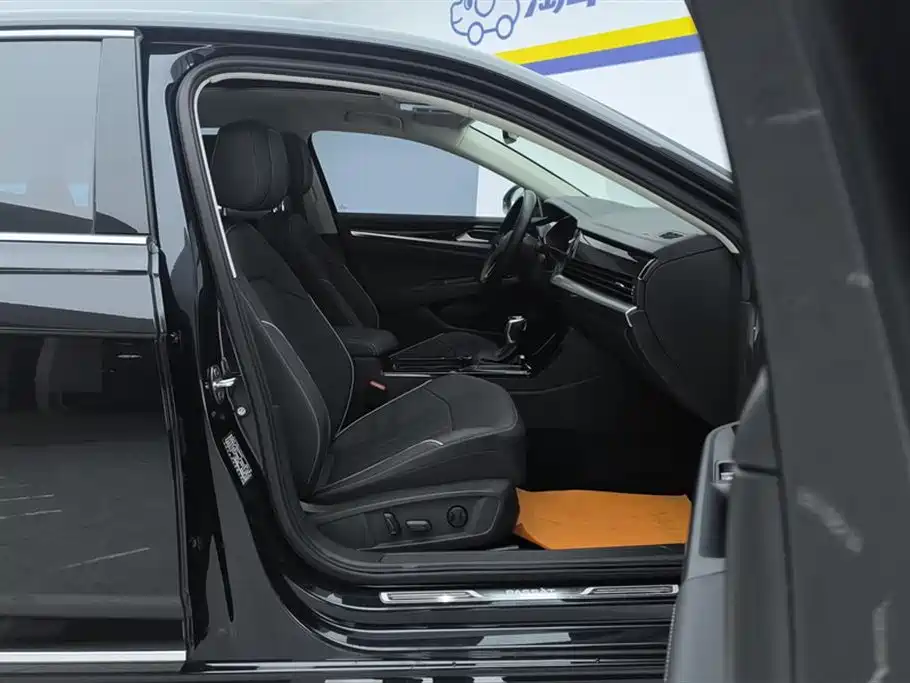Volkswagen Passat 2024 380TSI Elite Edition фото 8