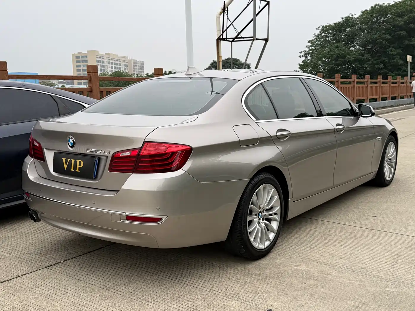 BMW 5 Series 2014 525Li Luxury Design Package фото 7