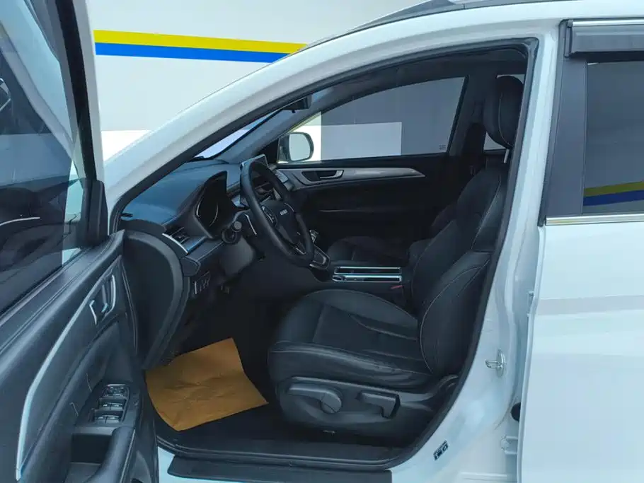 Haval M6 2023 2023 PLUS 1.5T DCT Luxury Smart Connect