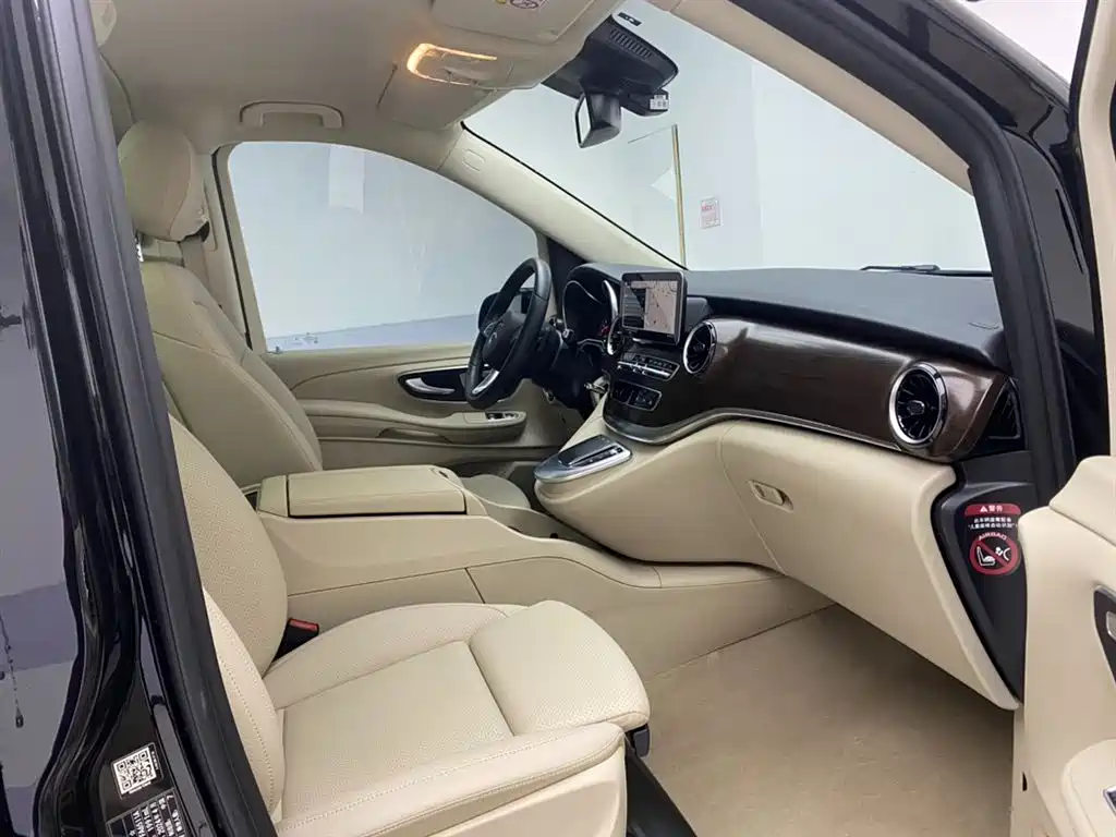 Mercedes-Benz V-Class 2022 V 260 Pilot Edition фото 18