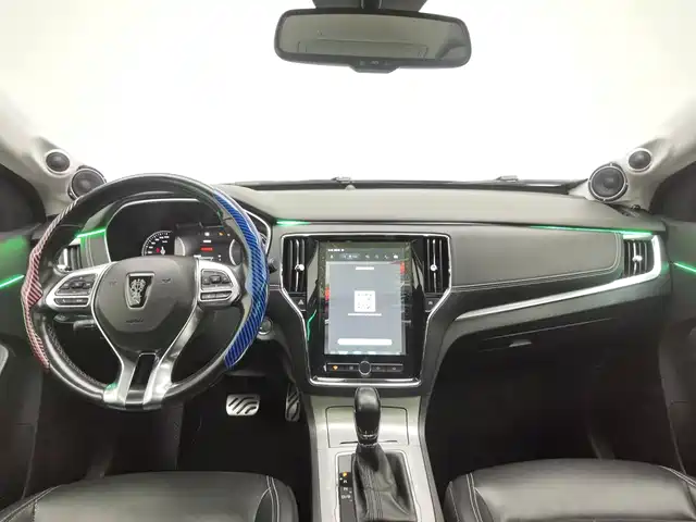 Roewe RX5 2016 30T 2WD Automatic Internet Smart Edition — фото 5