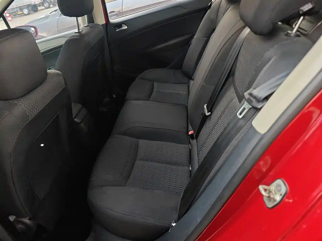Peugeot 308 2014 Model Joy Edition Classic 1.6L Automatic Superior Style фото 17