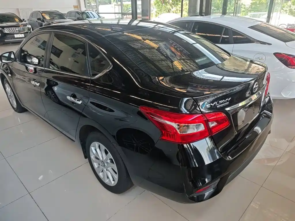 Nissan SYLPHY, миниатюра 5