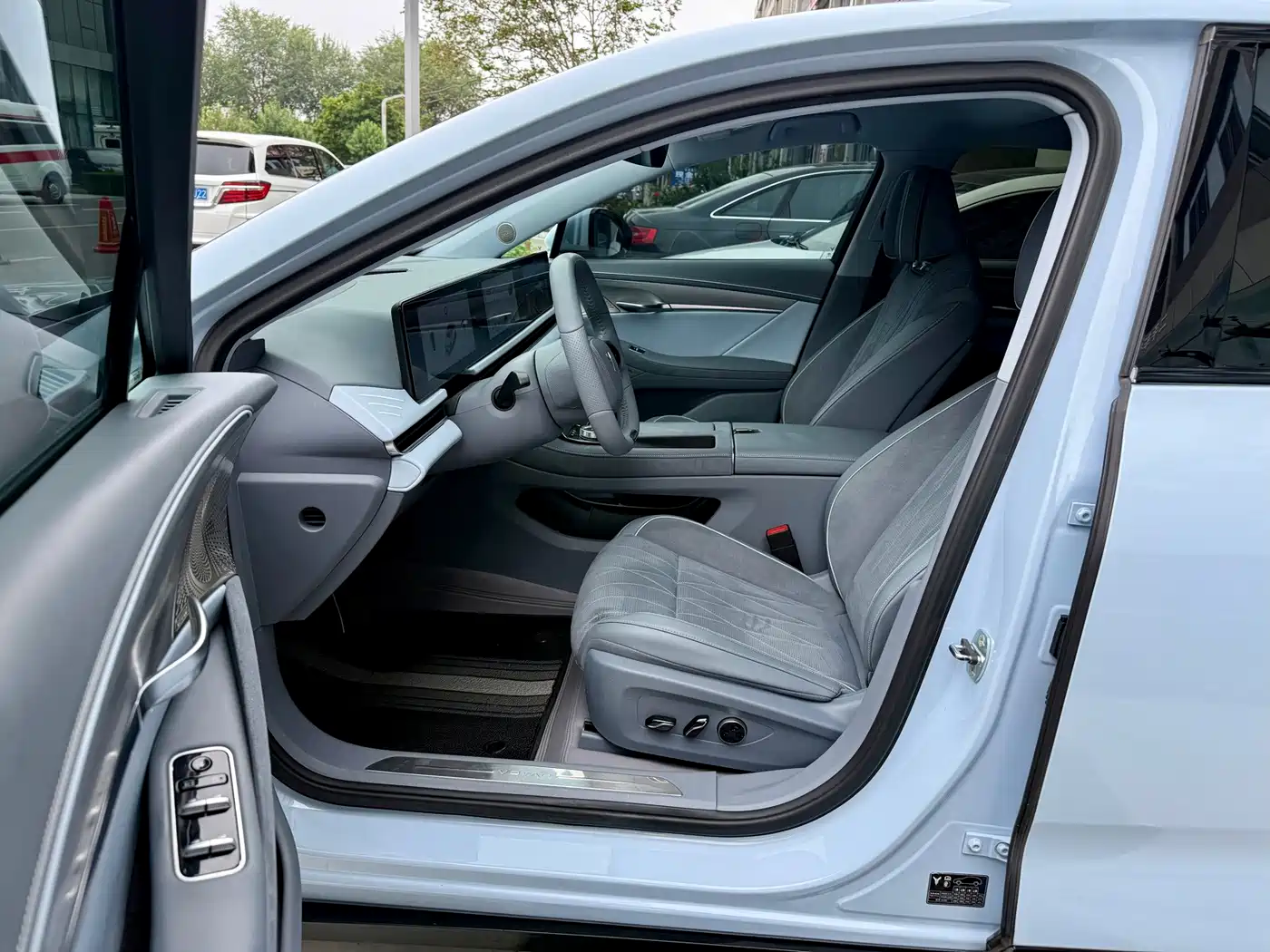 Voyah Passion 2025 2023 4WD Flagship Edition