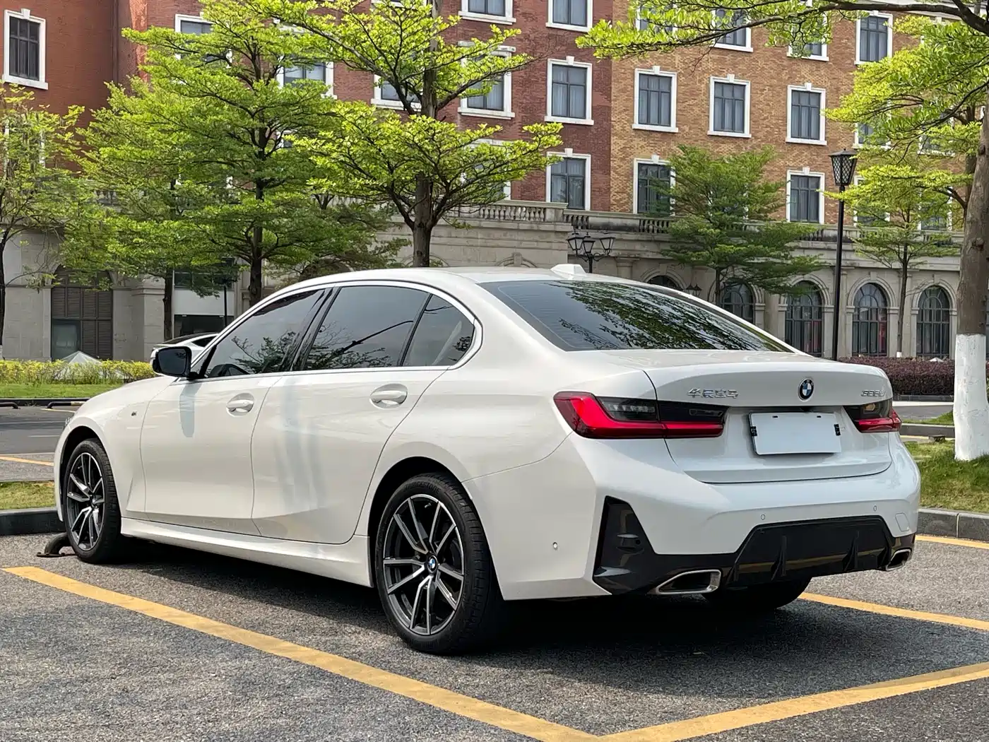 BMW 3 Series 2023 325Li M Sport Package фото 6