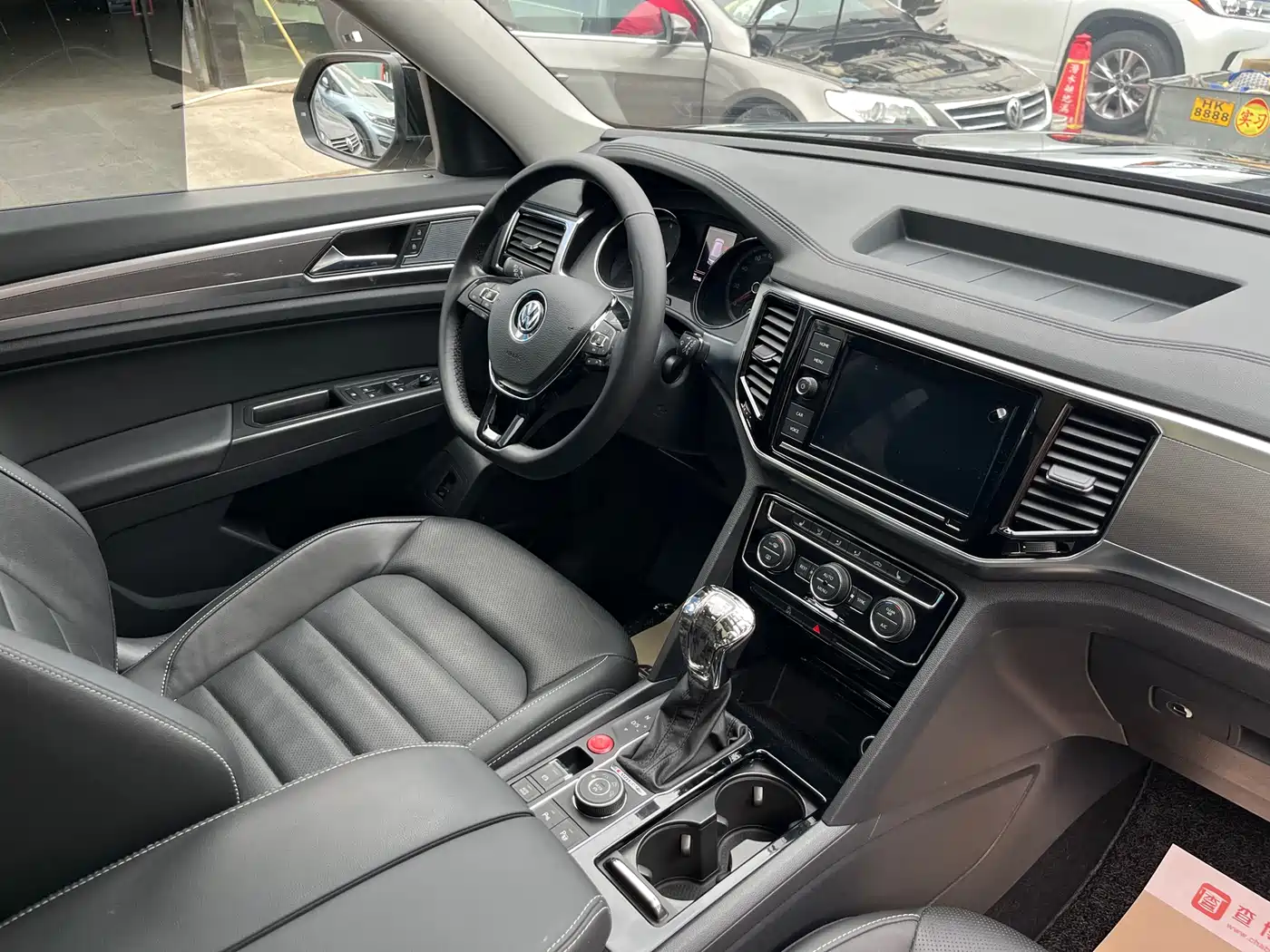 Volkswagen Teramont 2019 380TSI 4WD Luxury Edition China VI фото 15