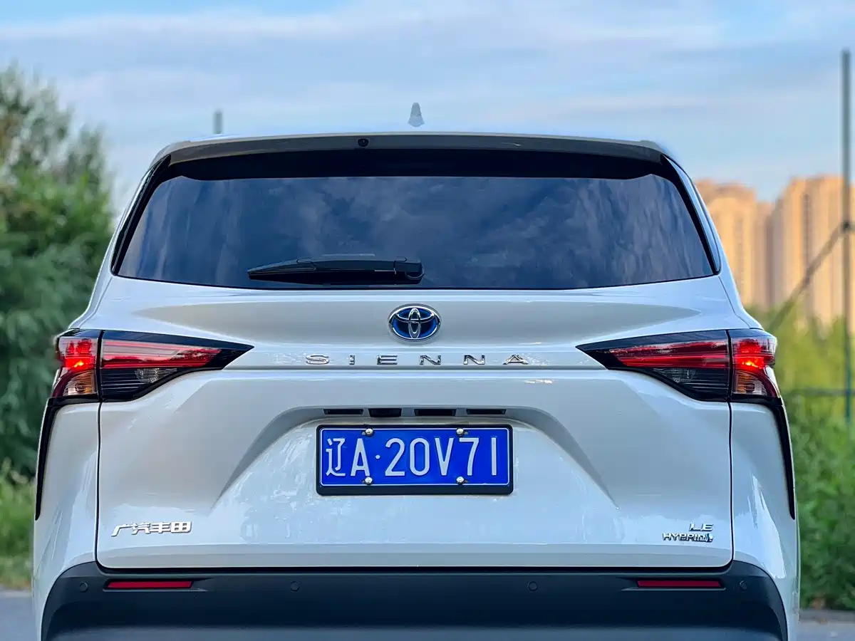 Toyota Sienna 2024 2.5L Hybrid Comfort Edition фото 8