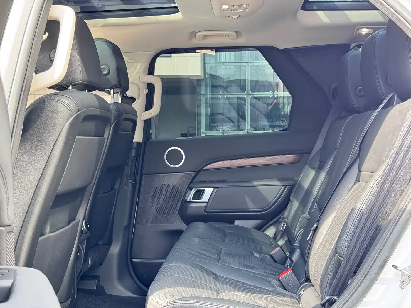 Land Rover Discovery 2019 3.0 SC V6 HSE фото 11