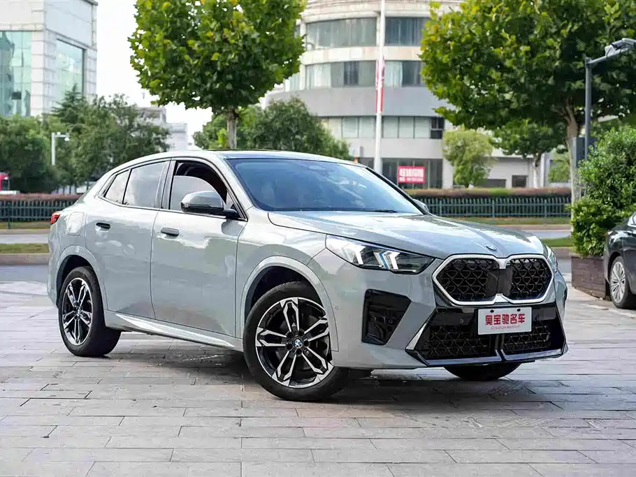 Photo 3 - BMW X2 (Import)