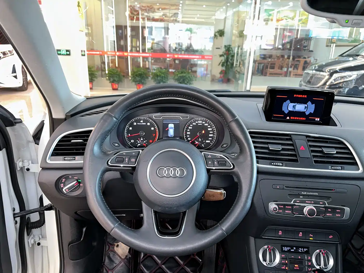Audi Q3 2015 35 TFSI quattro Technology фото 8
