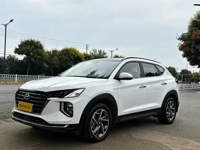 Hyundai Tucson 280TGDi, моноприводный, GLS, Стиль, экокласс Китай VI