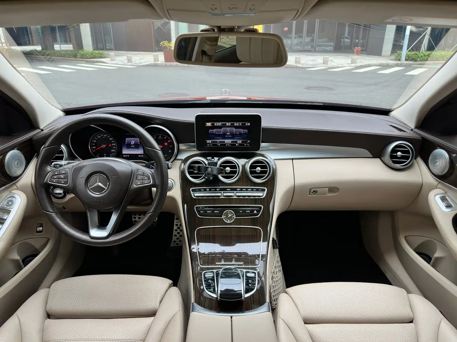 Фото 13 - Mercedes-Benz C-Class