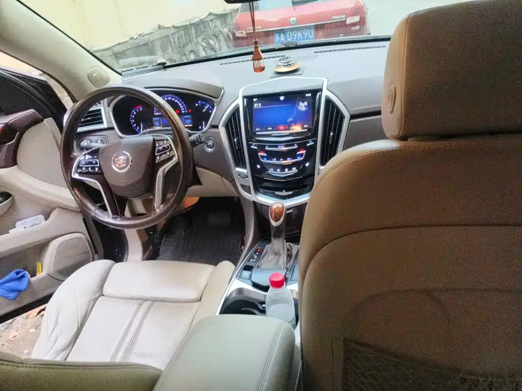 Фото 12 - Cadillac SRX