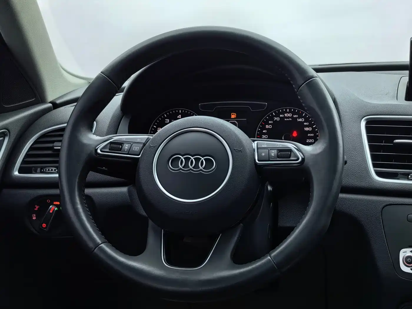 Audi Q3 2018 30th Anniversary Edition 30 TFSI Style фото 15