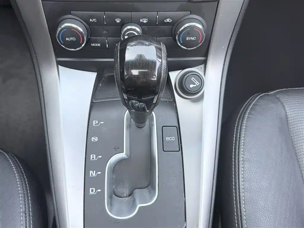 Chevrolet Captiva 2017 2.4L 2WD Luxury Edition 7-Seater фото 12