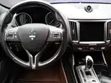 Photo 13 - Maserati Levante
