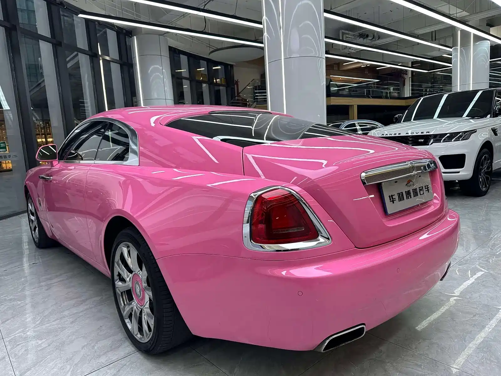 Фото 13 - Rolls-Royce Wraith