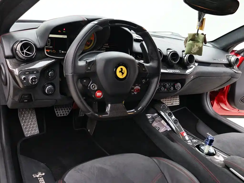 Photo 6 - Ferrari F12berlinetta