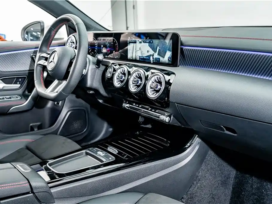 Mercedes-Benz A-Class 2025 A 200 L Fashion Edition фото 17