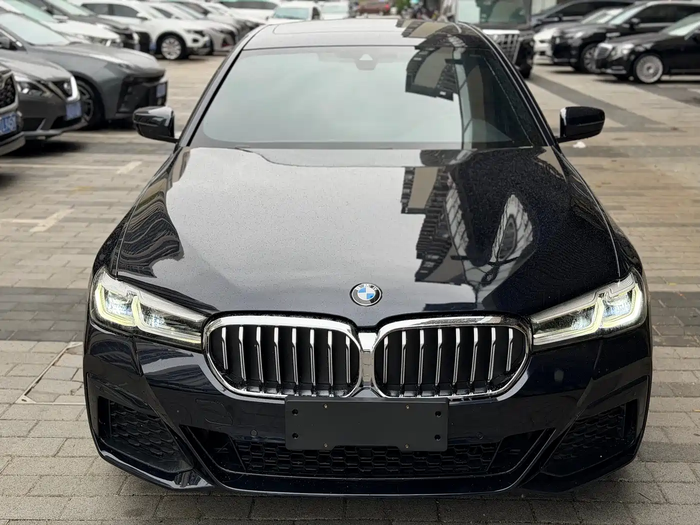 BMW 5 Series 2023 530Li Leading M Sport Package фото 2